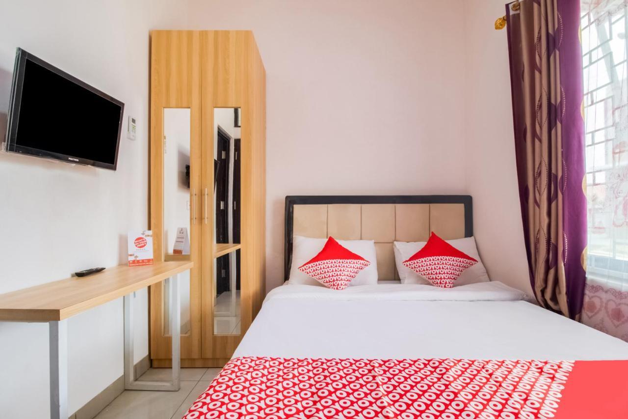 Oyo 3256 Rukost I8 Hotel Karawang Exterior photo